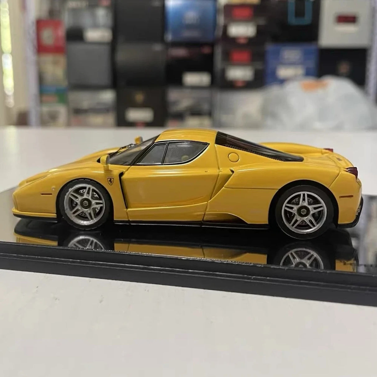 Redline Ferrari 2002 Enzo Yellow 1:43 – Collectible Diecast Model Die-Cast