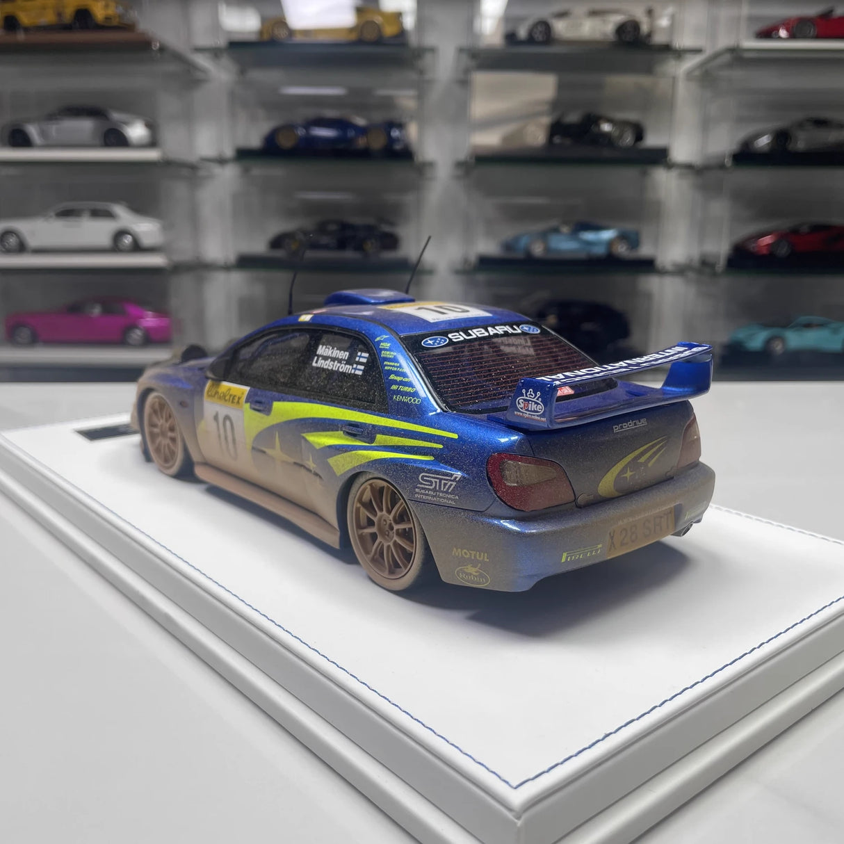 Subaru 2002 Impreza STI WRC Dirty #10 1:18 modelo colecionável em resina por SJF - ver 3