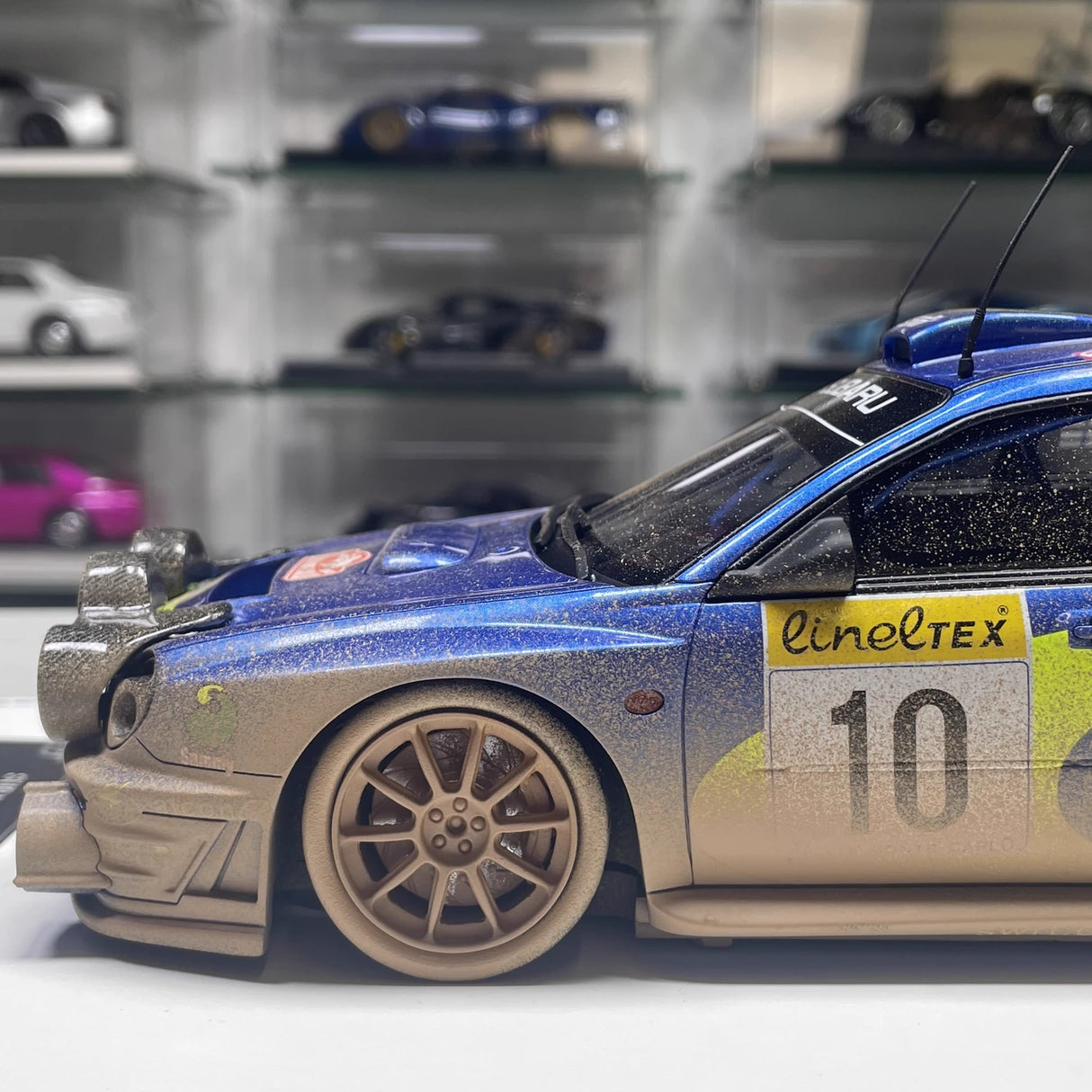 Subaru 2002 Impreza STI WRC Dirty #10 modelo colecionável 1:18 resina por SJF - ver 8