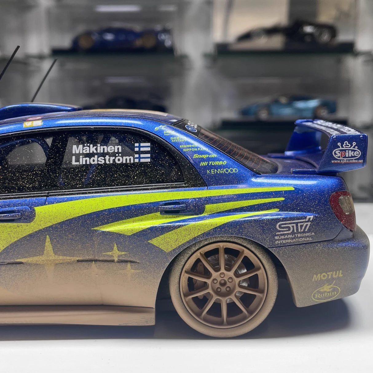 Subaru 2002 Impreza STI WRC Dirty #10 modelo colecionável de resina 1:18 por SJF - ver 9