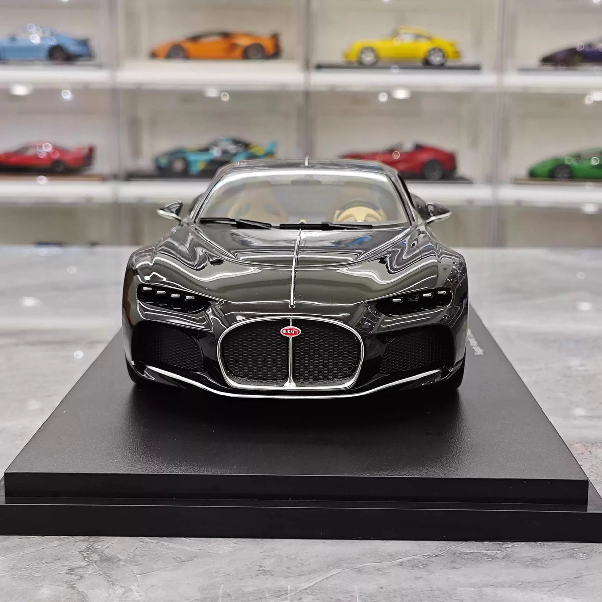 Top Speed Bugatti 2024 Atlantic Black 1:18 – keräilyhartsimallihartsi