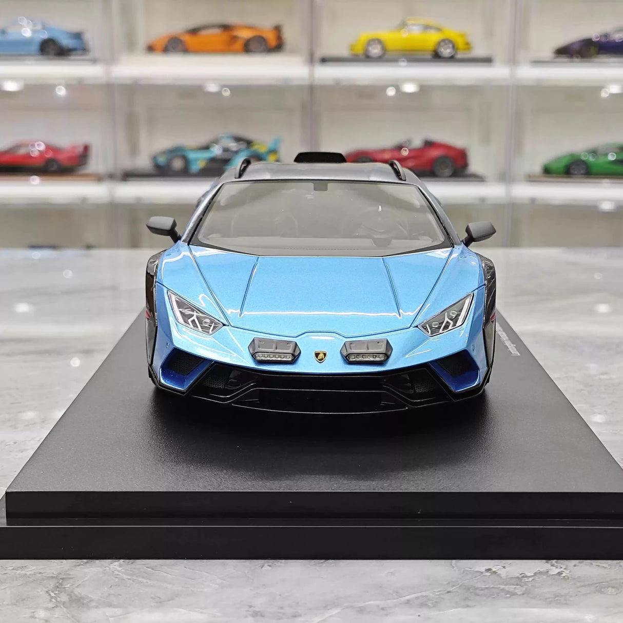 Top Speed Lamborghini 2021 Huracan STO Blue 1:18 – kolekcjonerski model żywicy