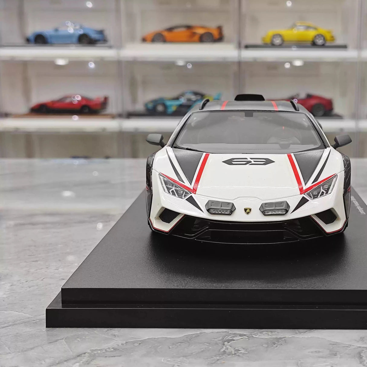 Top Speed Lamborghini 2021 Huracan STO White 1:18 – Collectible Resin Model Resin