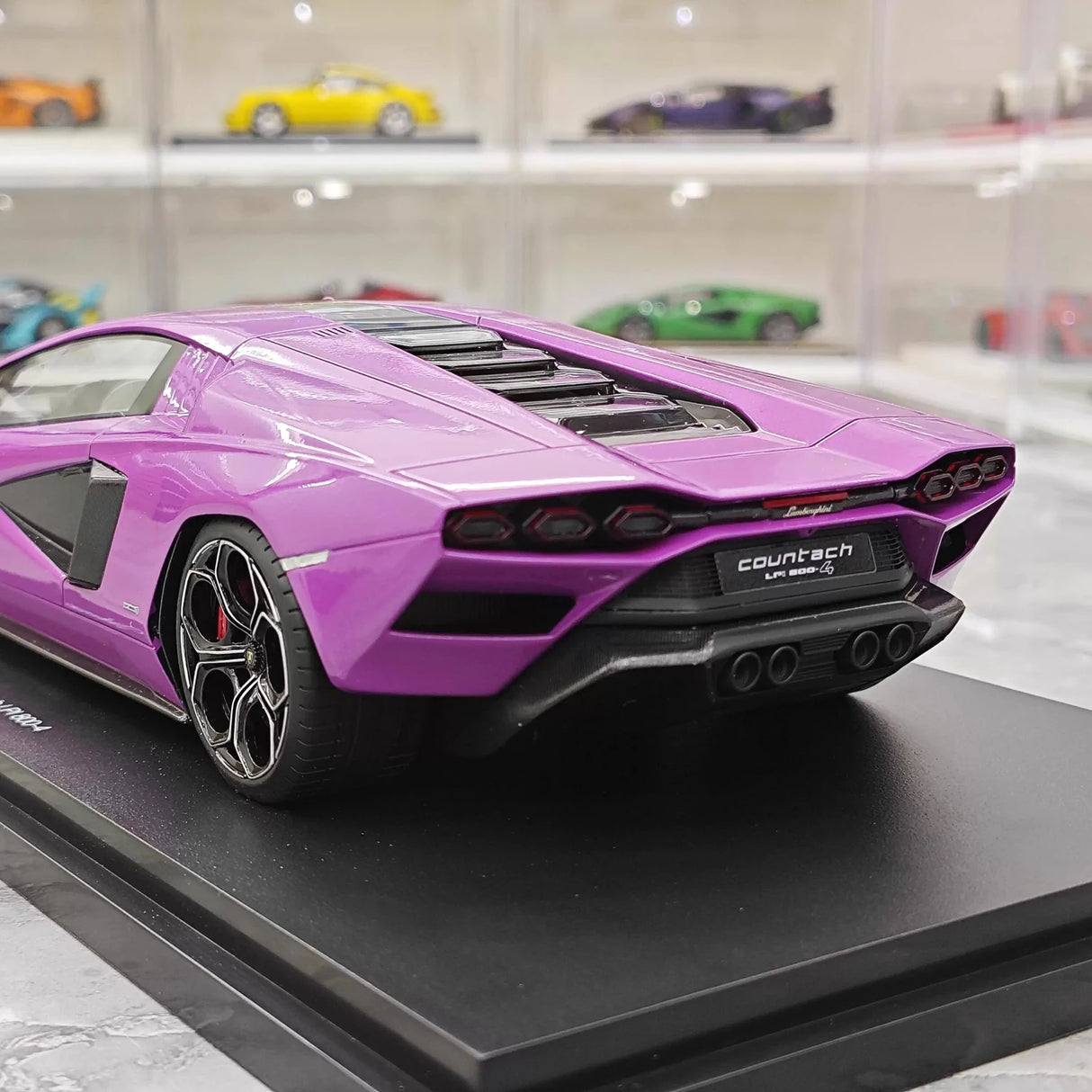 Top Speed Lamborghini 2022 Countach LPI 800-4 Purple 1:18 – Collectible Resin Model Resin
