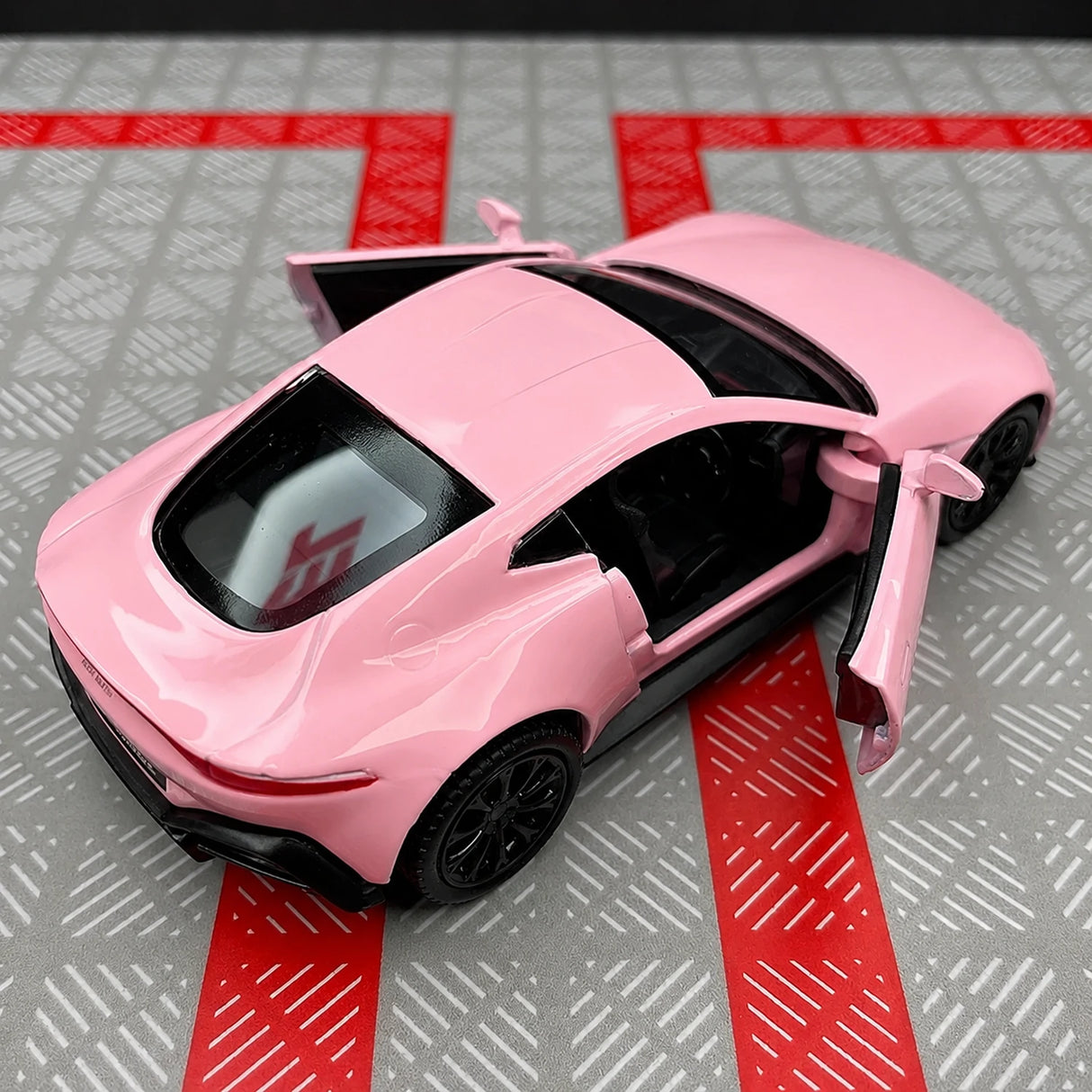 Aston Martin 2018 Vantage Pink 1:36 – Modelo de exhibición de fundición a presión
