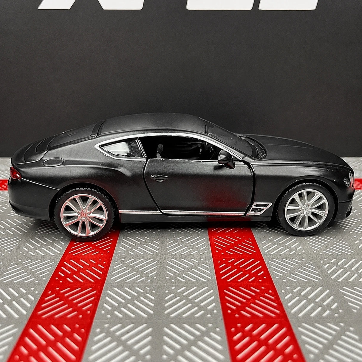 Bentley 2018 Continental GT Black 1:36 – Diecast Display Model Die-Cast