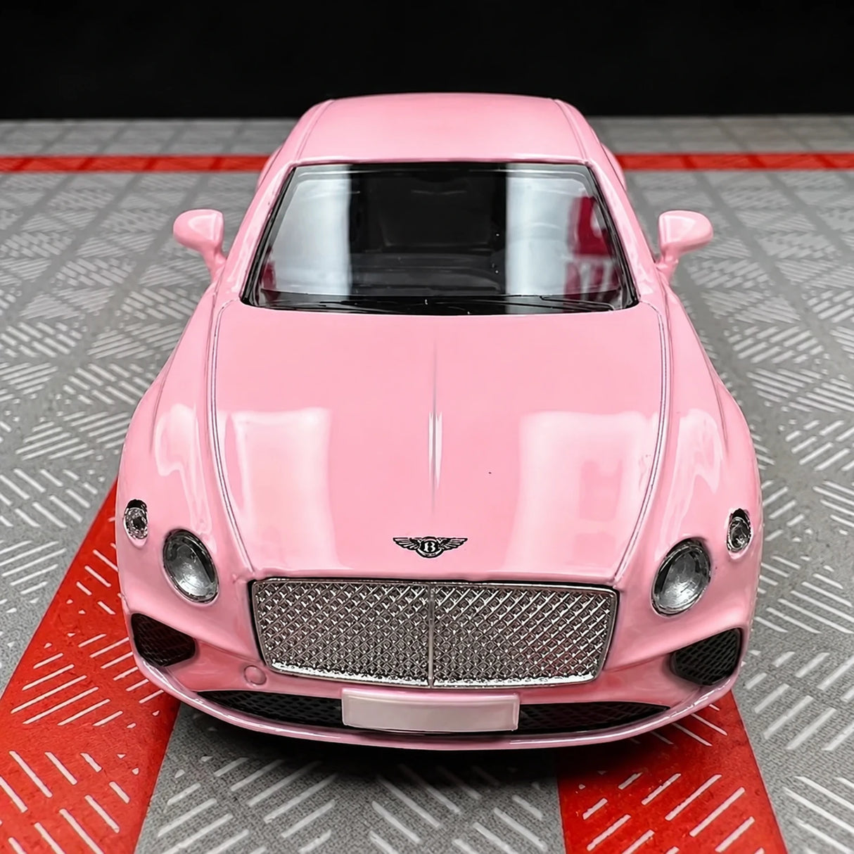 Bentley 2018 Continental GT Pink 1:36 – Diecast Display Model Die-Cast