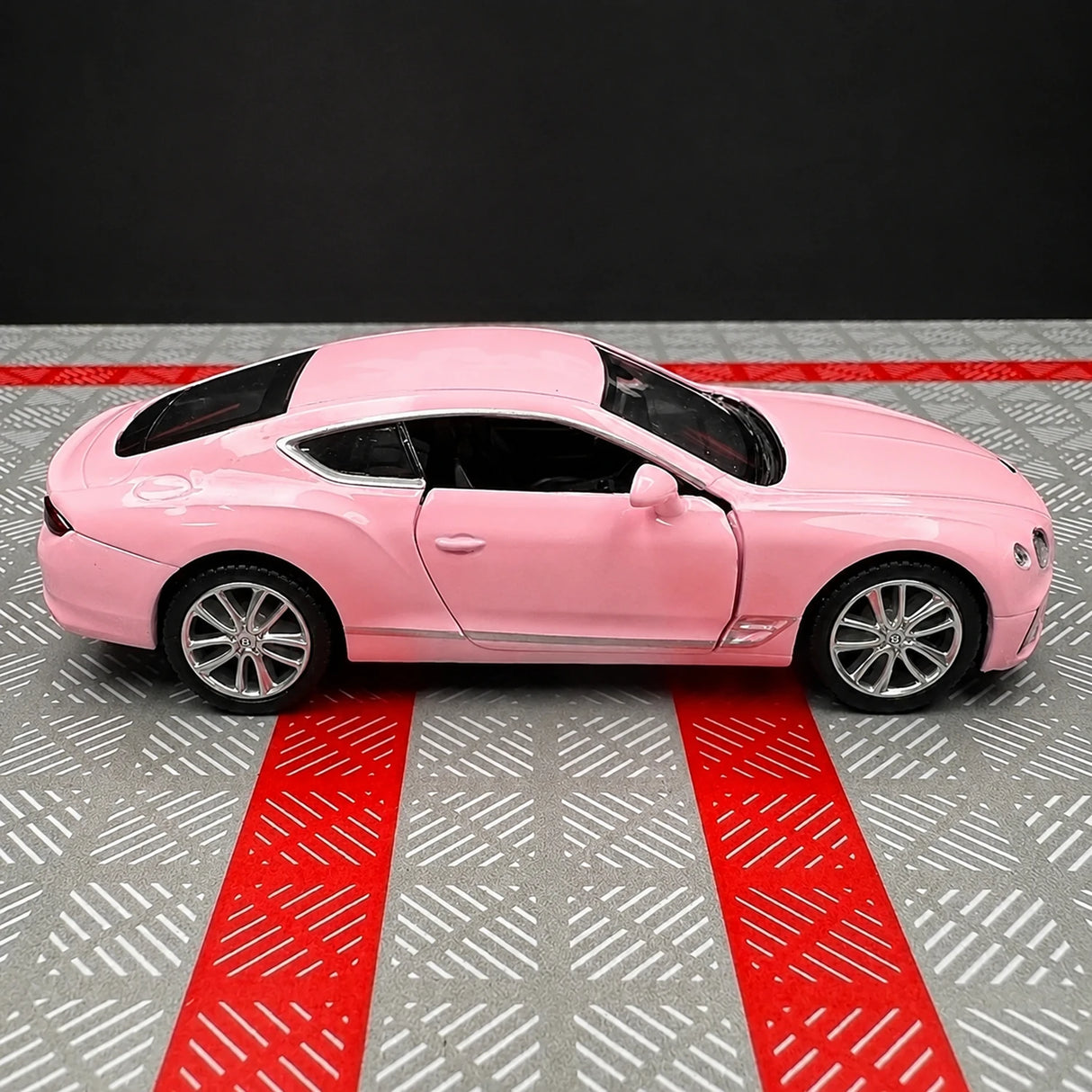 Bentley 2018 Continental GT Pink 1:36 – Diecast Display Model Die-Cast