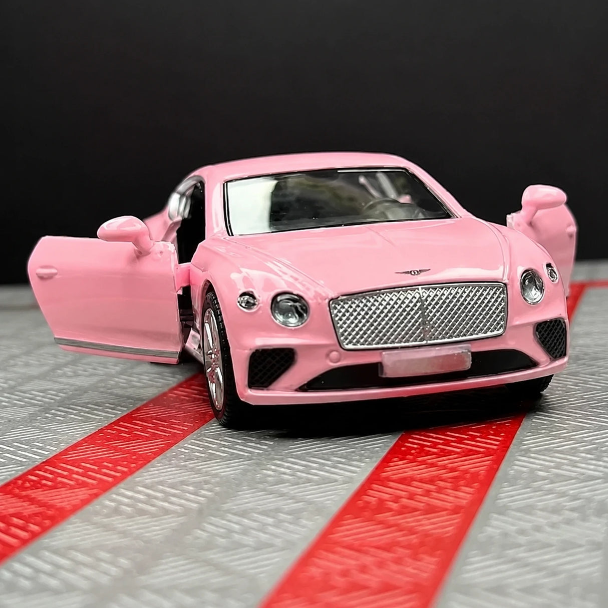 Bentley 2018 Continental GT Pink 1:36 – Diecast Display Model Die-Cast