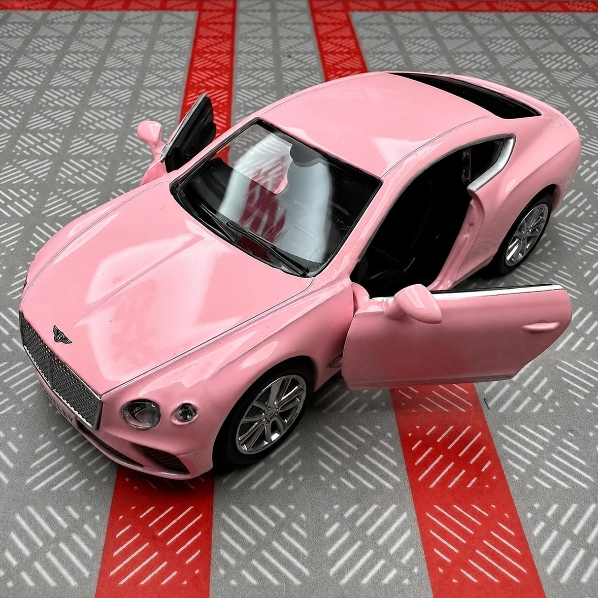 Bentley 2018 Continental GT Pink 1:36 – Diecast Display Model Die-Cast