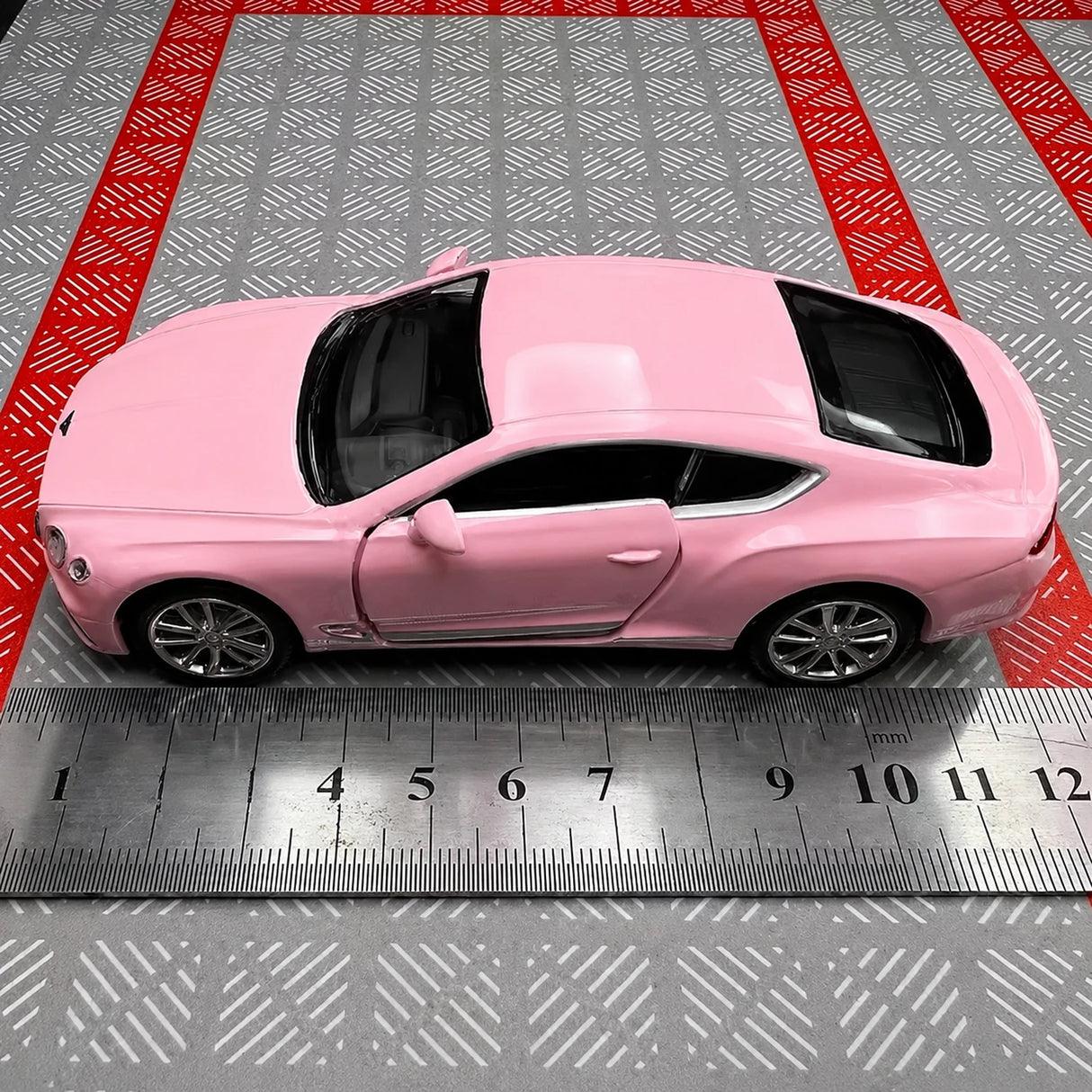Bentley 2018 Continental GT Pink 1:36 – Diecast Display Model Die-Cast