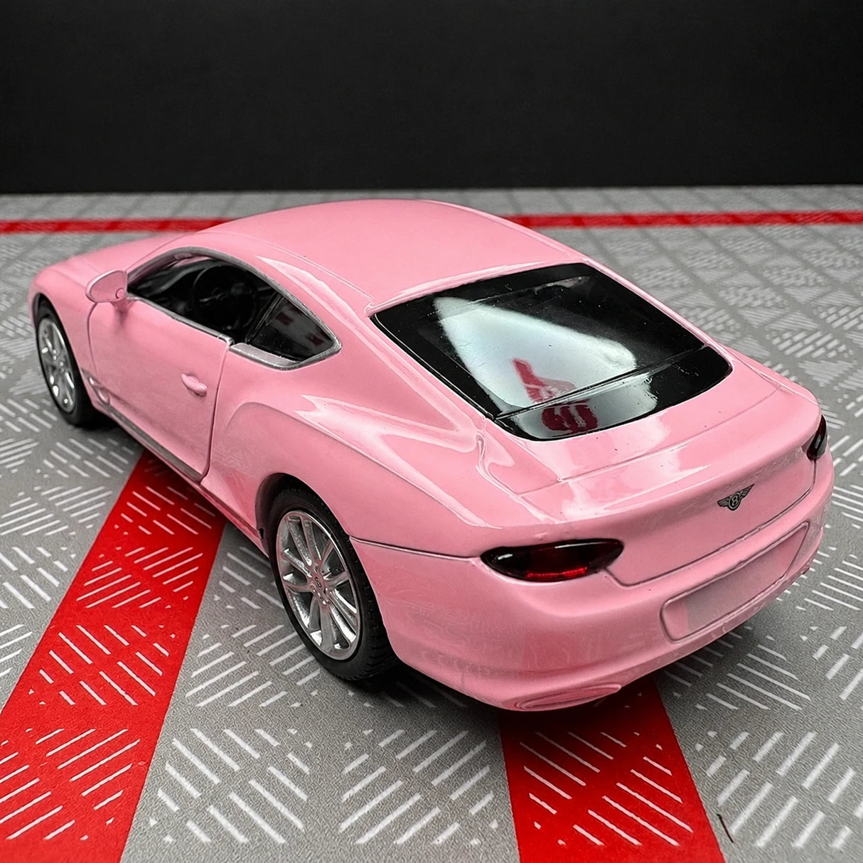 Bentley 2018 Continental GT Pink 1:36 – Diecast Display Model Die-Cast