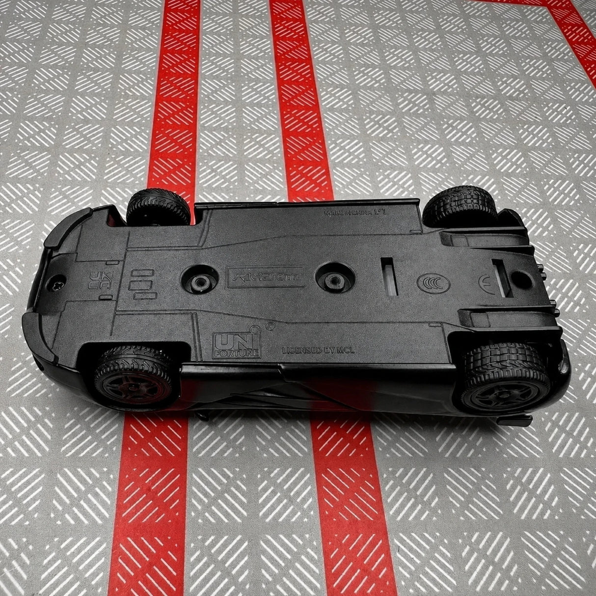 McLaren 1995 F1 XP5 Black 1:36 – Diecast Display Model Die-Cast