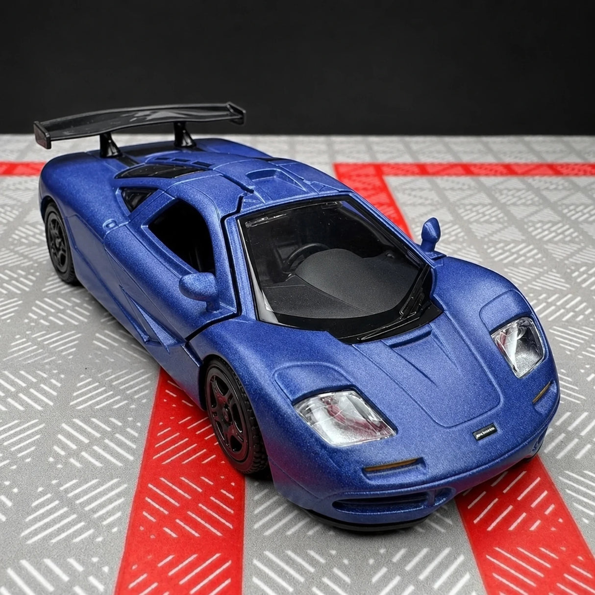 McLaren 1995 F1 XP5 Blue 1:36 – Diecast Display Model Die-Cast