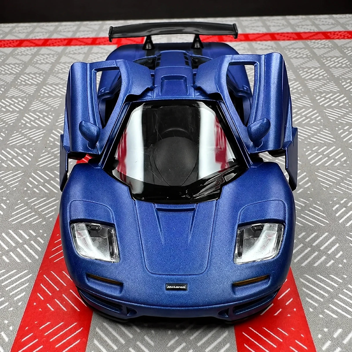 McLaren 1995 F1 XP5 Blue 1:36 – Diecast Display Model Die-Cast