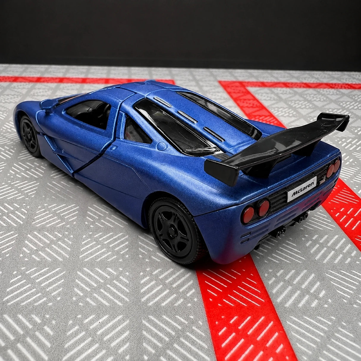 McLaren 1995 F1 XP5 Blue 1:36 – Diecast Display Model Die-Cast