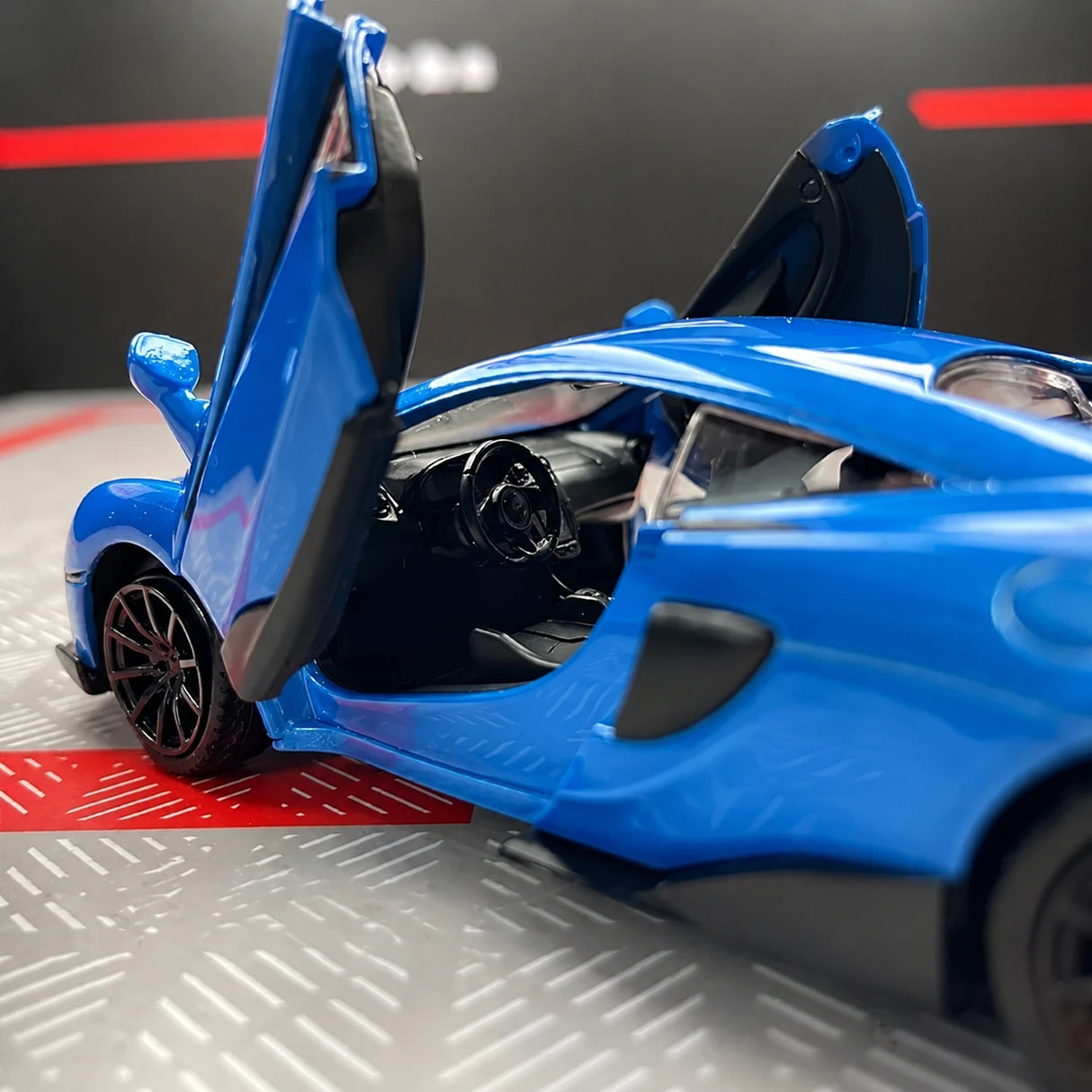 McLaren 2015 600LT Blue 1:36 – Diecast Display Model Die-Cast