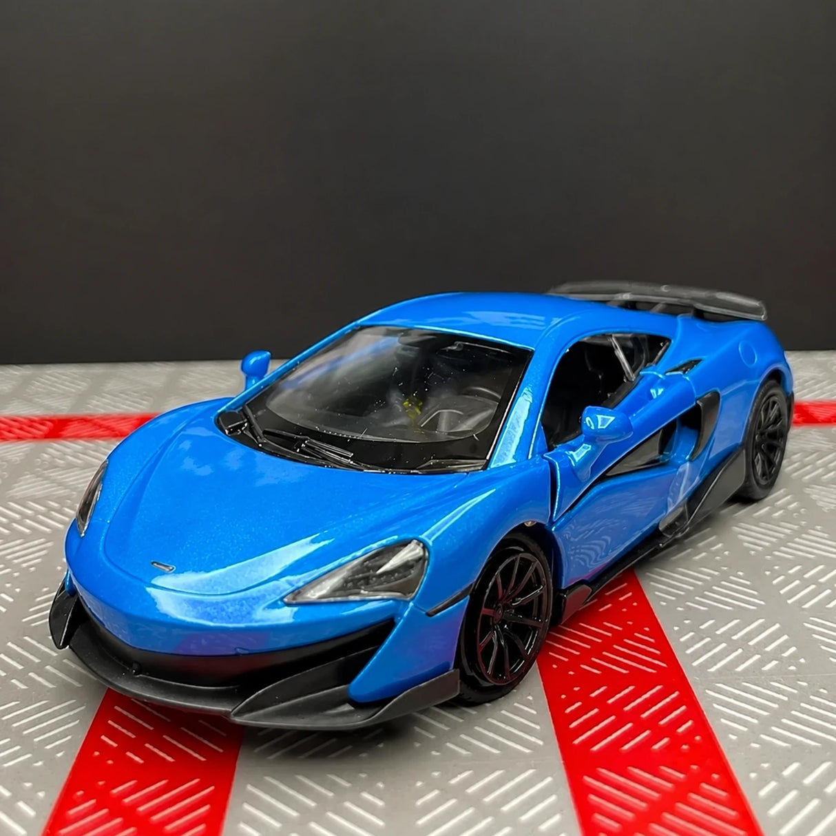 McLaren 2015 600LT Blue 1:36 – Diecast Display Model Die-Cast