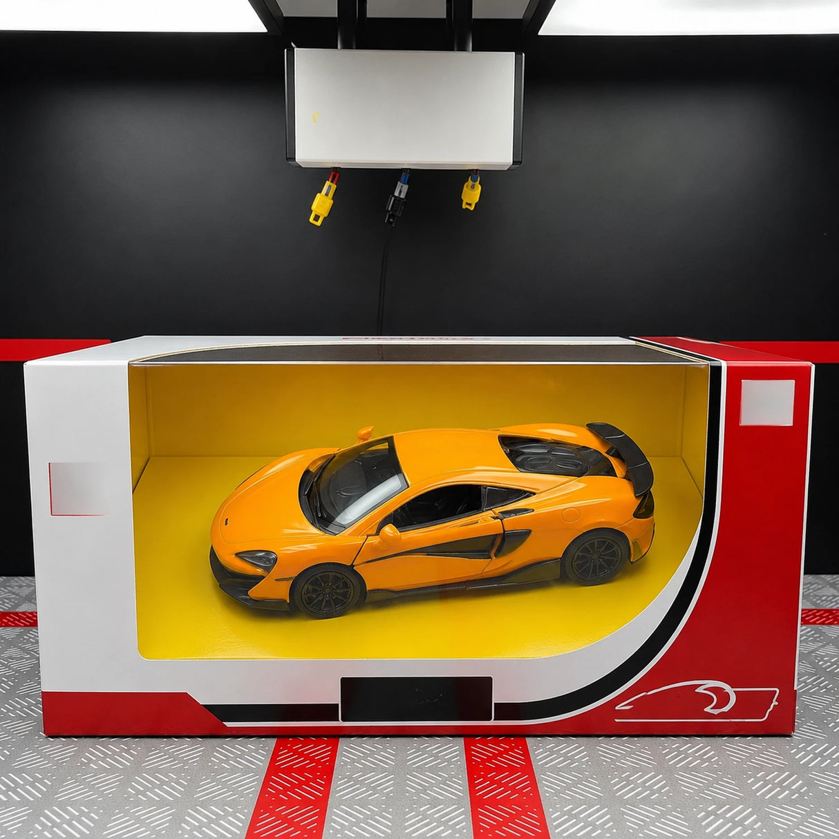 McLaren 2015 600LT Orange 1:36 – Diecast Display Model Die-Cast