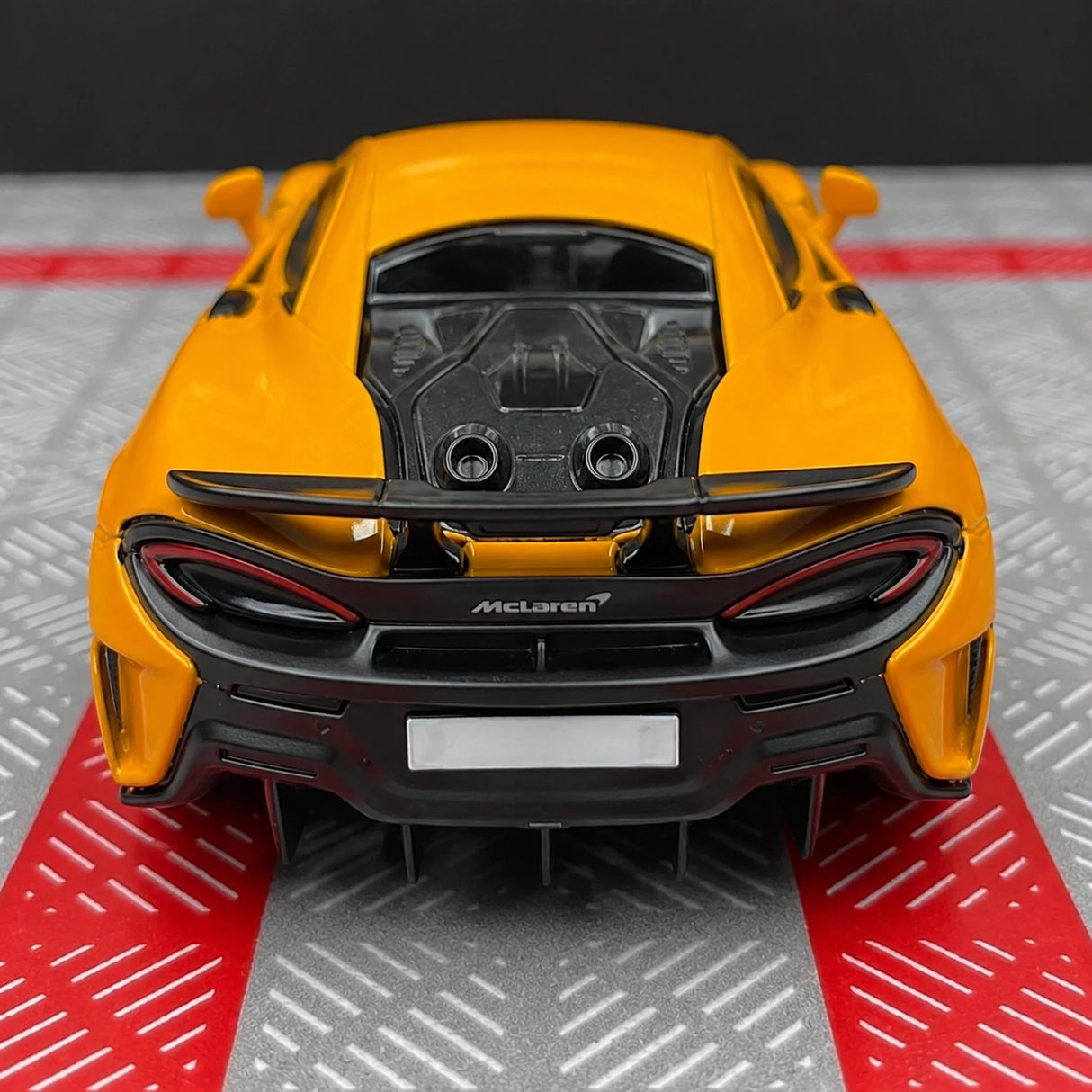 McLaren 2015 600LT Orange 1:36 – Diecast Display Model Die-Cast