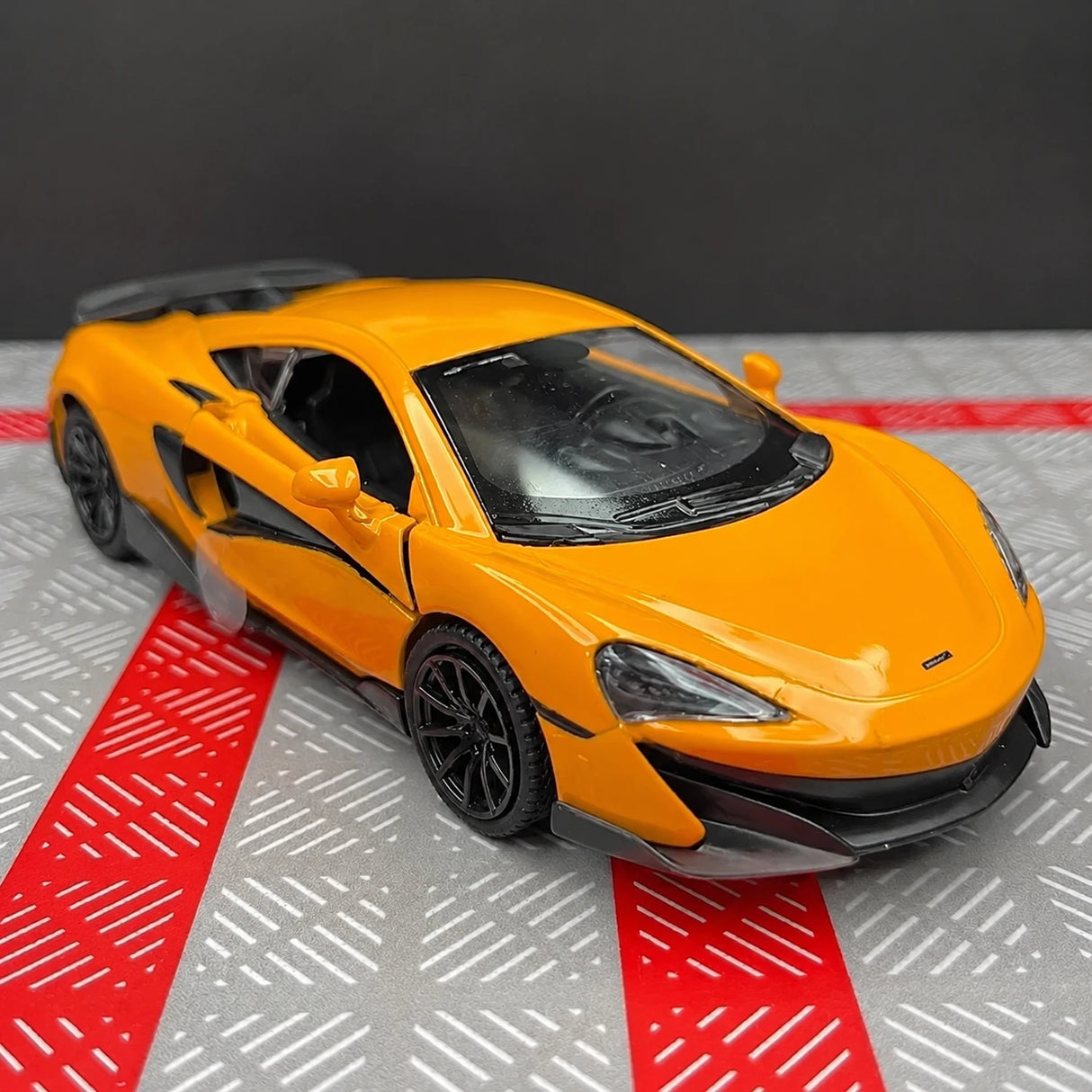 McLaren 2016 650S أصفر 1:36 – نموذج عرض معدني مصبوب