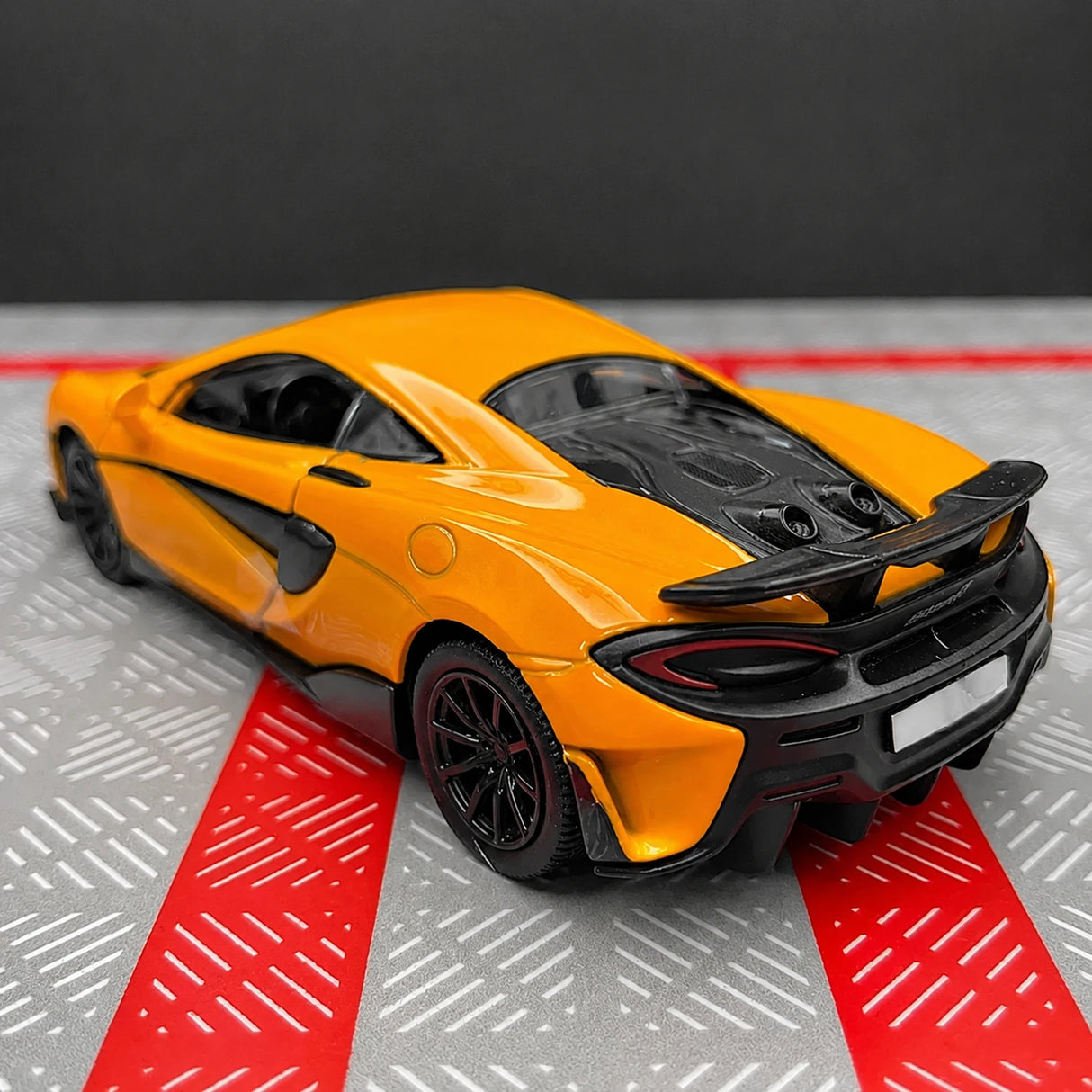McLaren 2016 650S أصفر 1:36 – نموذج عرض معدني مصبوب