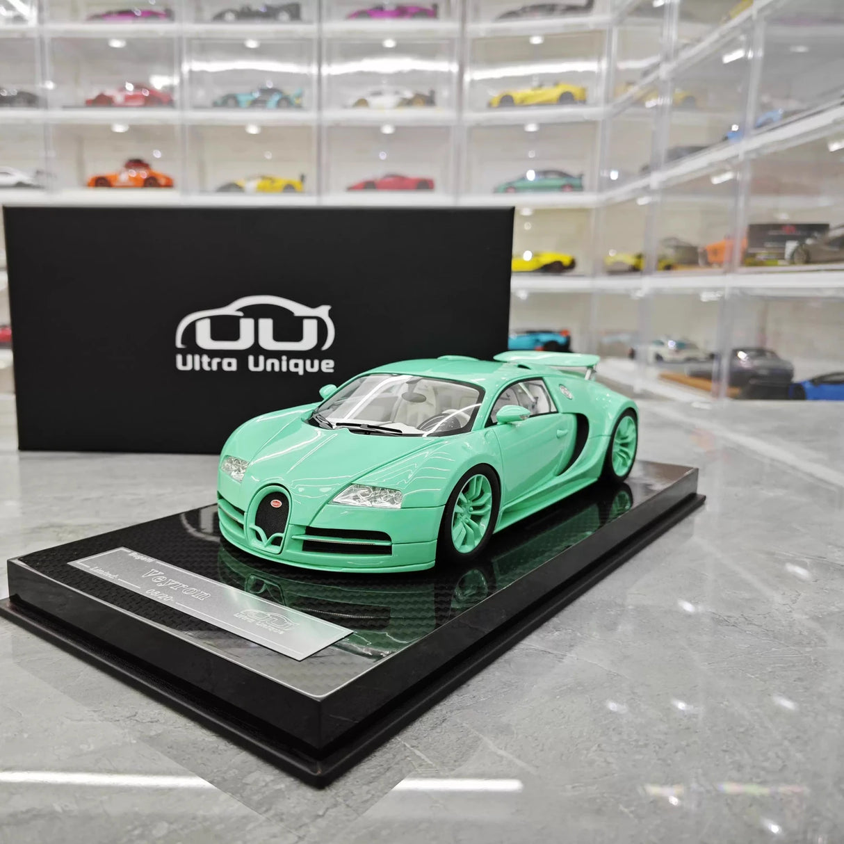 Ultra Unique Bugatti 2005 Veyron Blue 1:18 – Verzamelbare hars modelresin