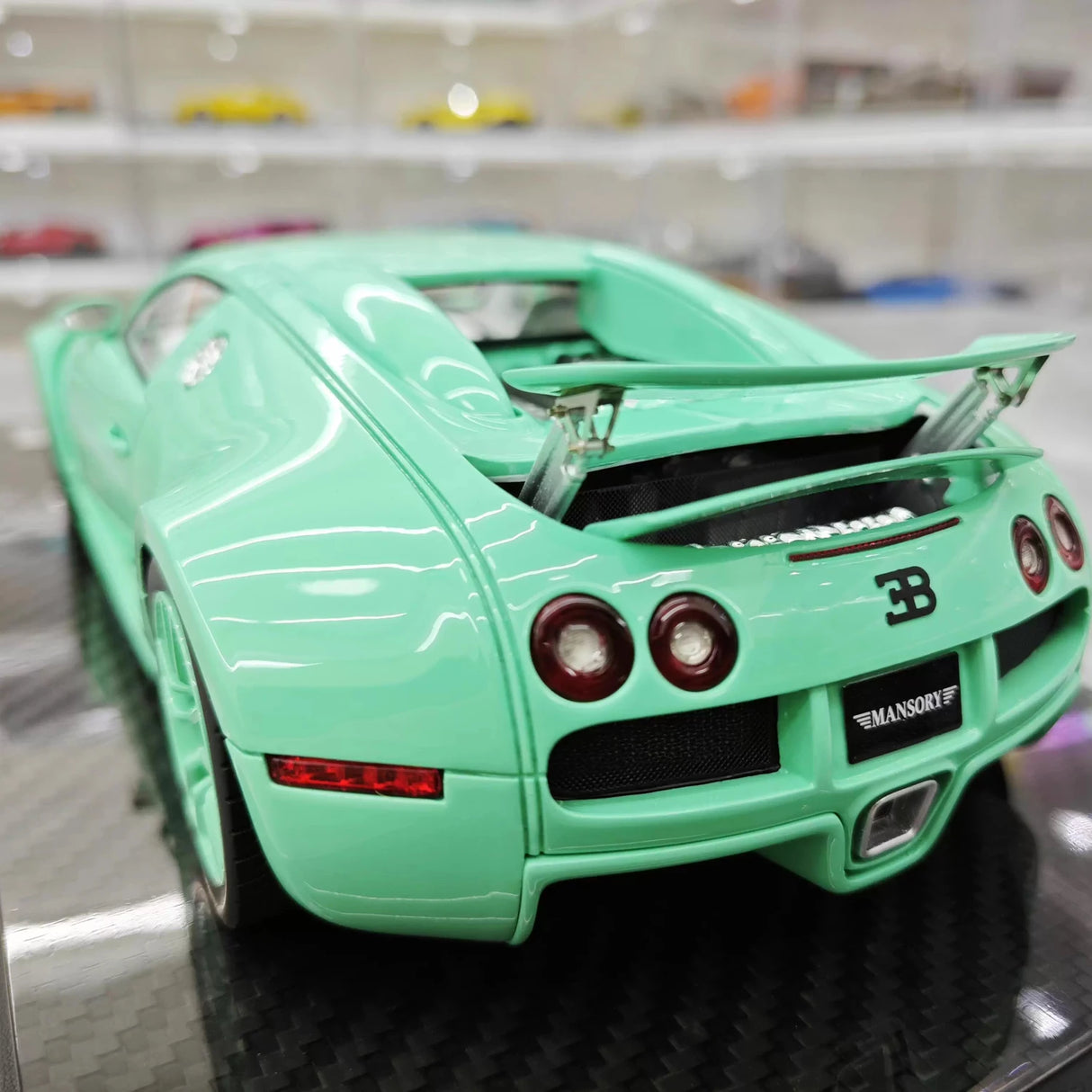 Ultra Unique Bugatti 2005 Veyron Blue 1:18 – Verzamelbare hars modelresin