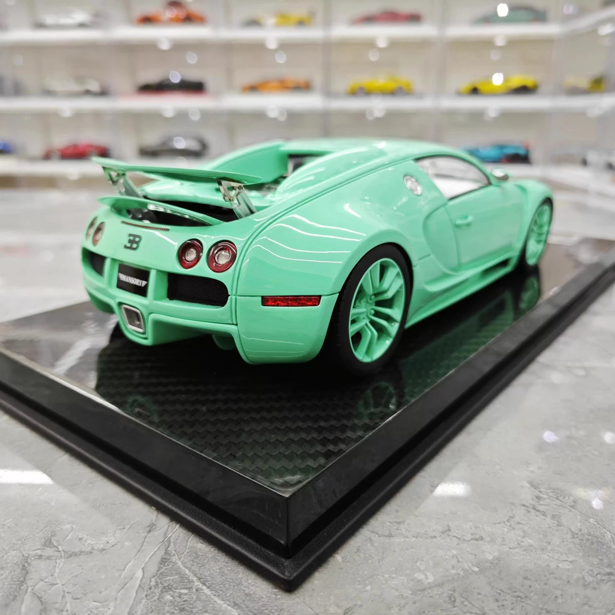 Ultra Unique Bugatti 2005 Veyron Blue 1:18 – Verzamelbare hars modelresin