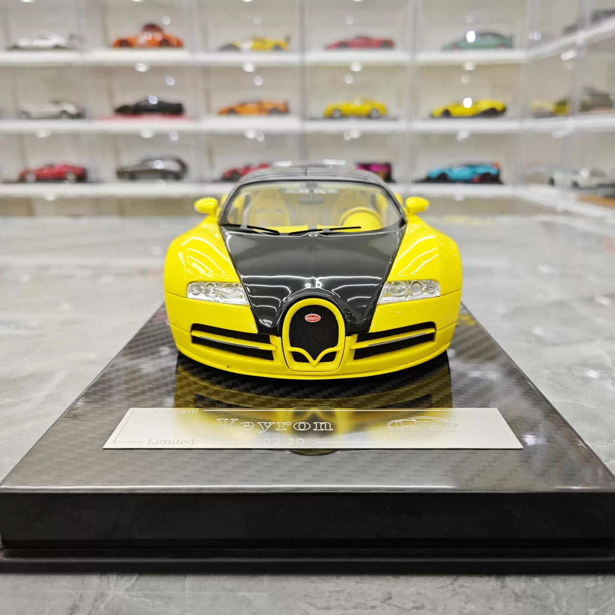 Ultra Unique Bugatti 2005 Veyron Geel en Zwart 1:18 – Verzamelbare resin modelresin resin