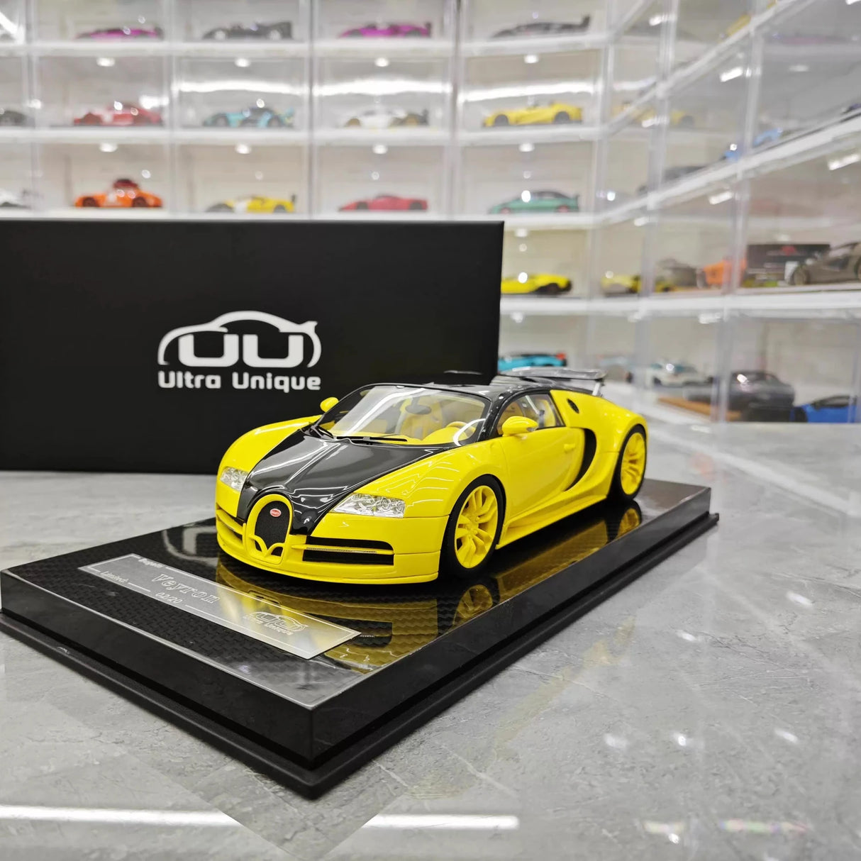 Ultra Unique Bugatti 2005 Veyron Yellow and Black 1:18 – kolekcjonerski model żywicy