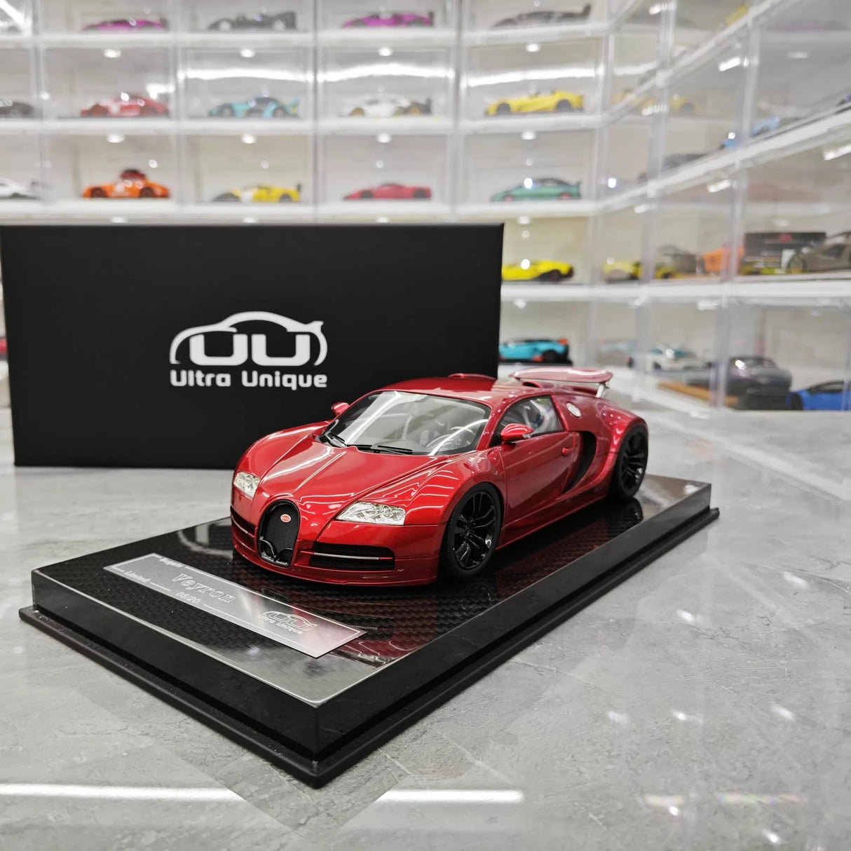 Ultra Unique Bugatti 2005 Veyron Red 1:18 – Verzamelbare Resin Modelresin