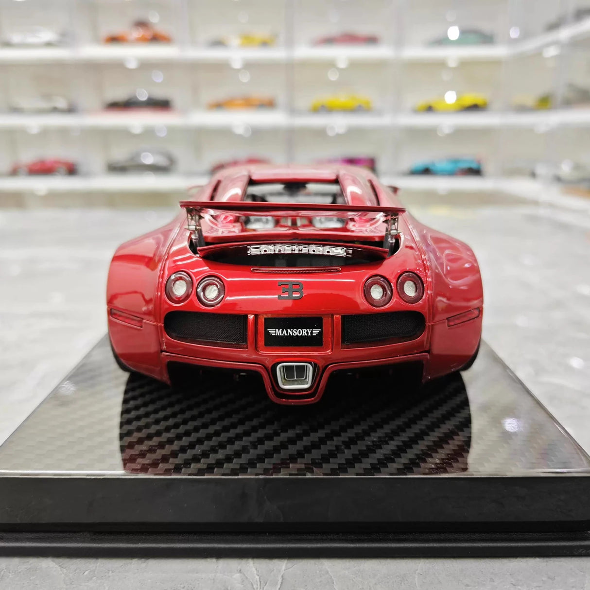 Ultra Unique Bugatti 2005 Veyron Red 1:18 – Verzamelbare Resin Modelresin