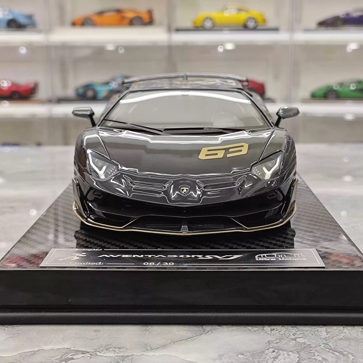 Ultra Unique Lamborghini 2019 Aventador SVJ zwart 1:18 – Collectible resin Model resin