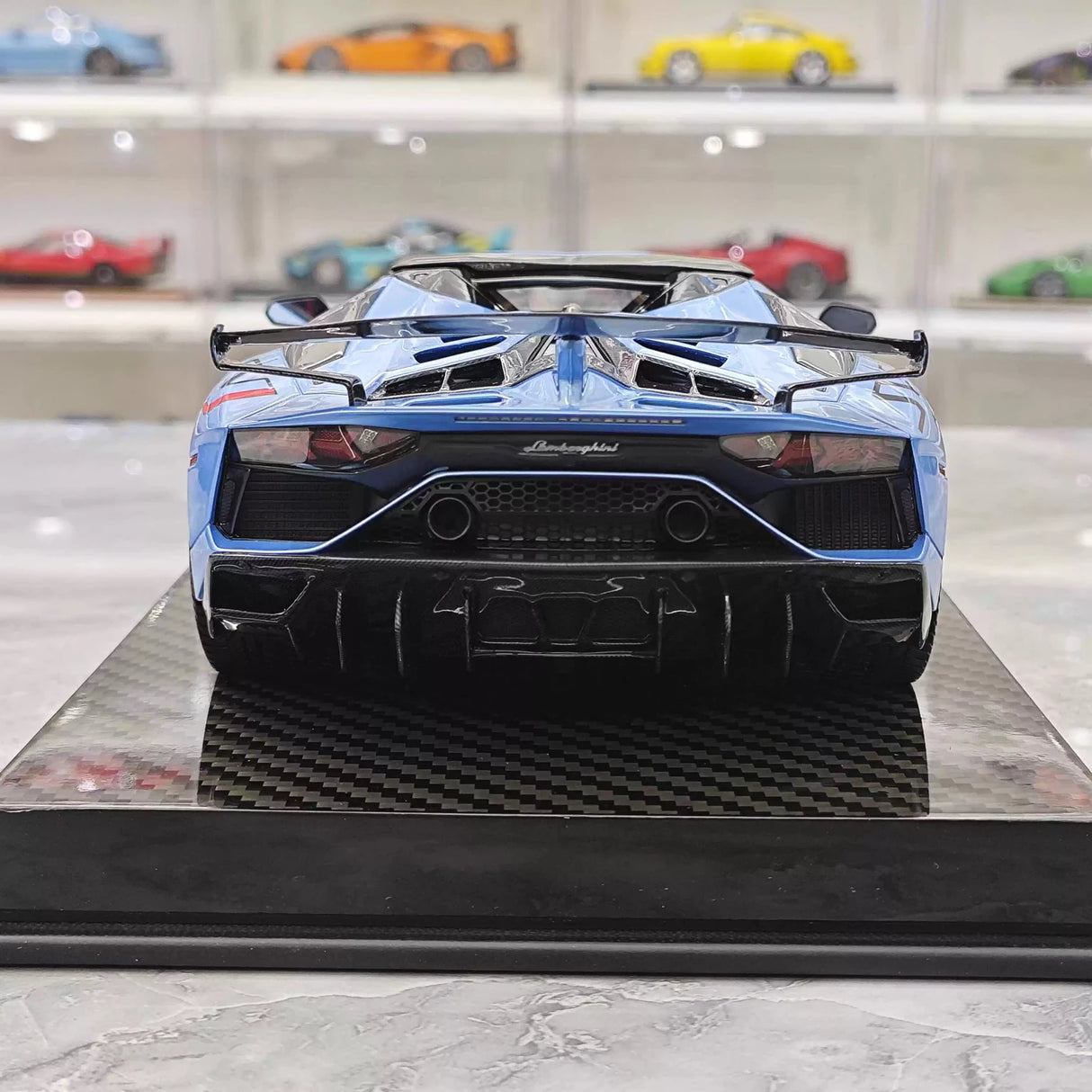 Ultra Unique Lamborghini 2019 Aventador SVJ Blue 1:18 – Verzamelbare Resin Modelresin