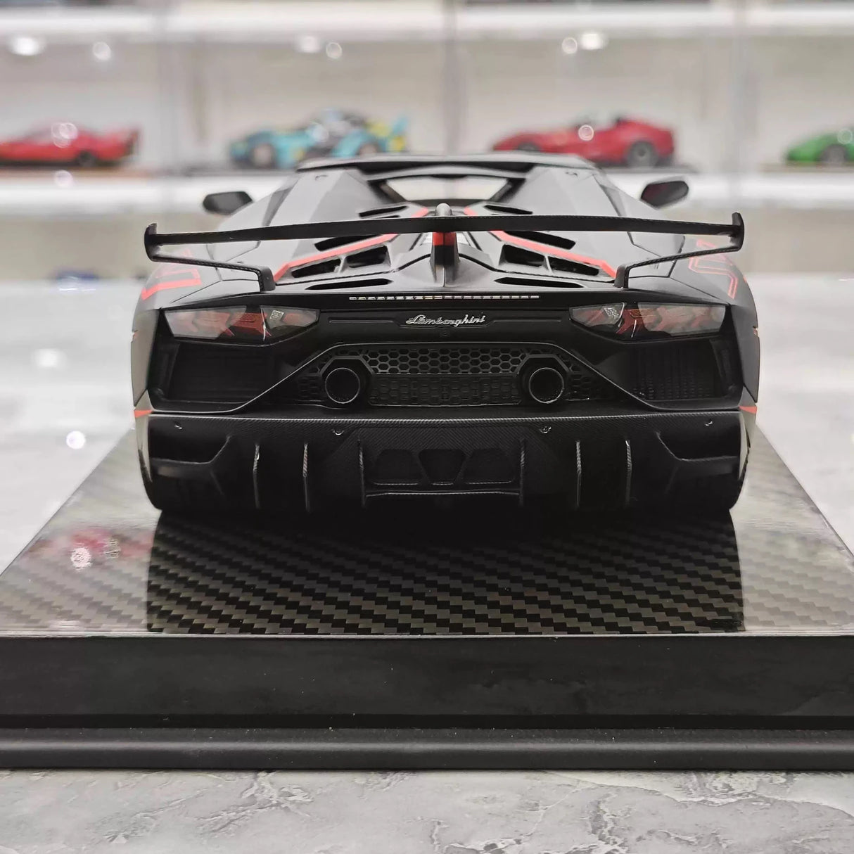 Ultra Unique Lamborghini 2019 Aventador SVJ matzwarte 1:18 – Verzamelbare resin modelresin resin