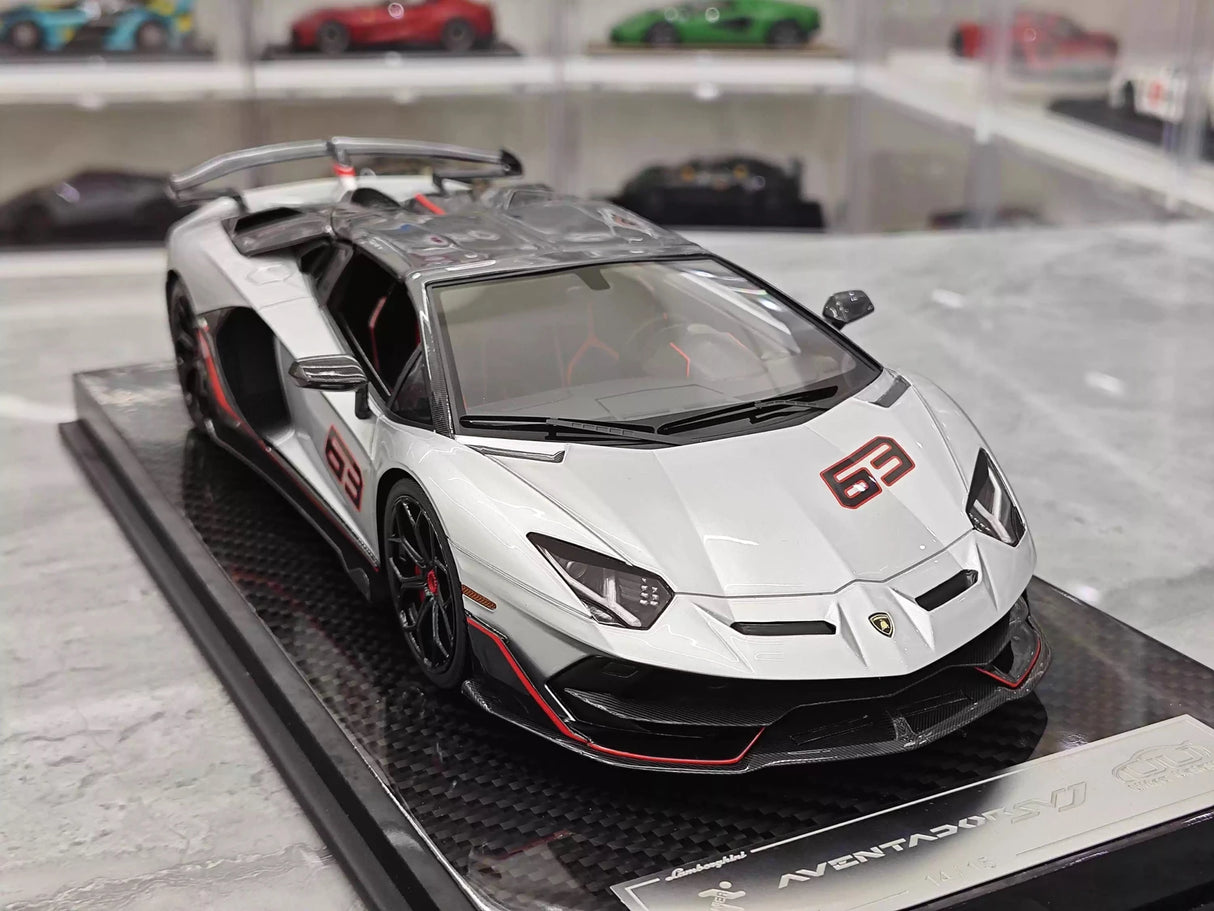Ultra Unique Lamborghini 2019 Aventador SVJ Silver 1:18 – Verzamelbare resin modelresin resin