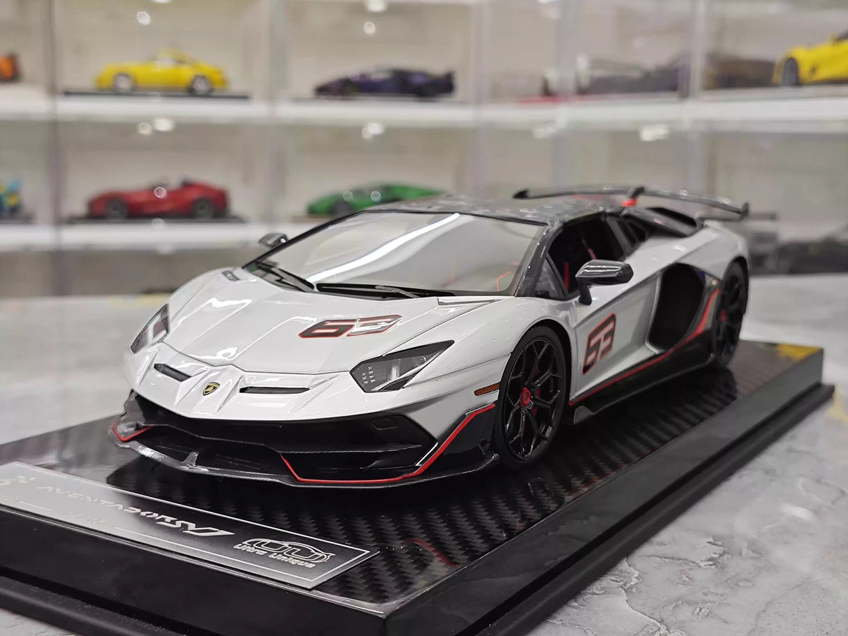 Ultra Unique Lamborghini 2019 Aventador SVJ Silver 1:18 – Verzamelbare resin modelresin resin