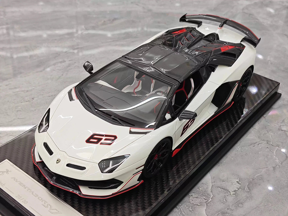 Ultra Unique Lamborghini 2019 Aventador SVJ wit 1:18 – Collectible resin Model resin