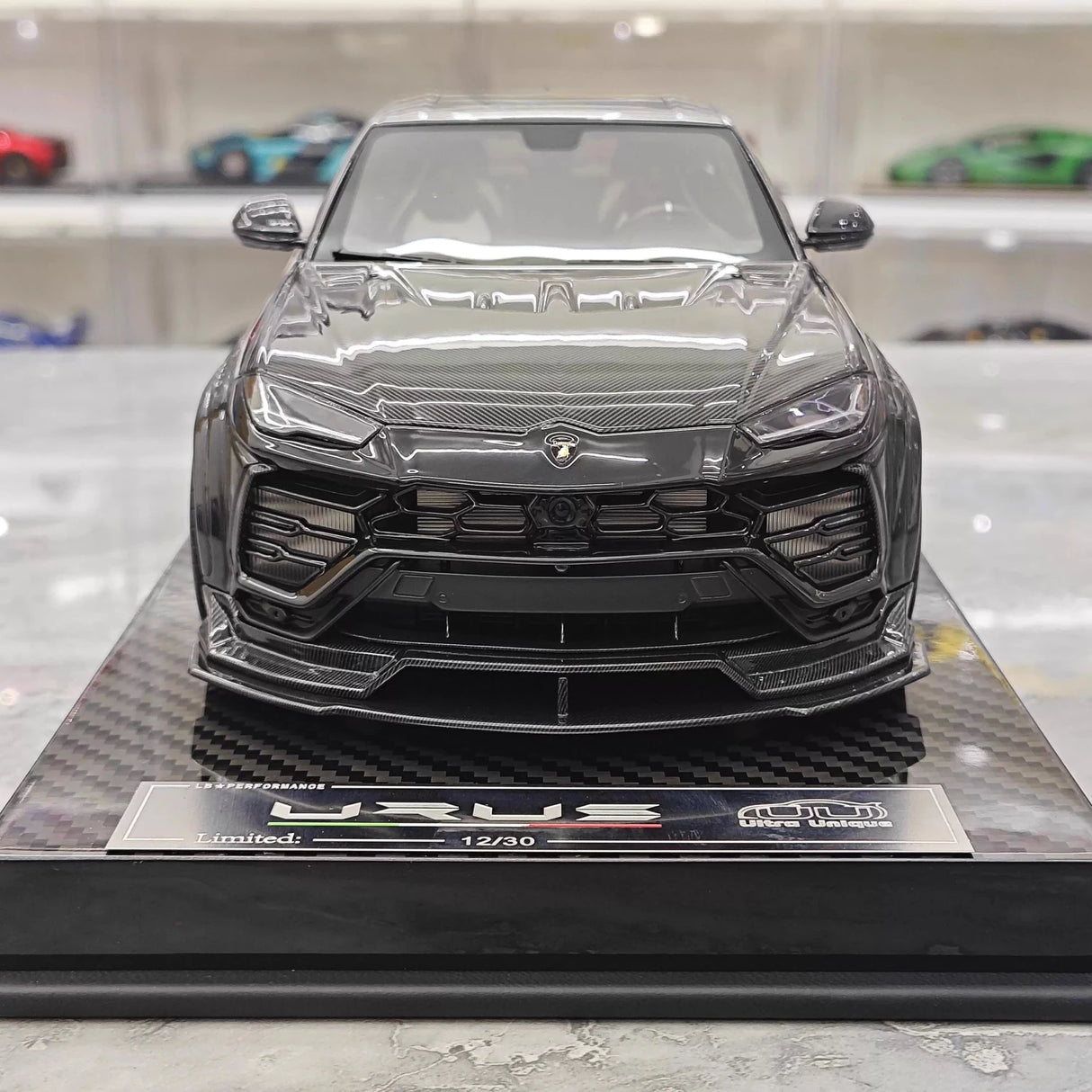 Ultra Unique Lamborghini 2019 Urus Widebody Black 1:18 – Collectible Resin Model Resin