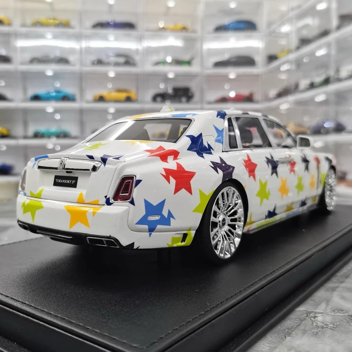 VMB Rolls-Royce 2017 Phantom VIII 1:18 graffiti – kolekcjonerska żywica modelowa żywica