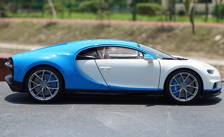 [OEM] 1:18 Bugatti 2016 Chiron bianco & blu modellino di auto Die-Cast