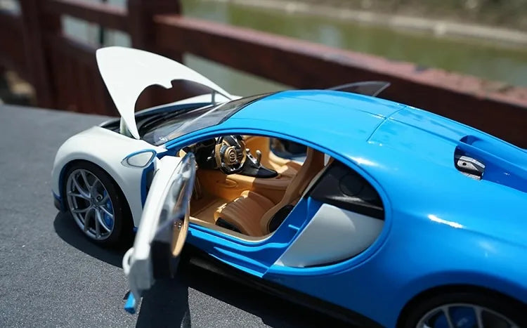 [OEM] 1:18 Bugatti 2016 Chiron bianco & blu modellino di auto Die-Cast