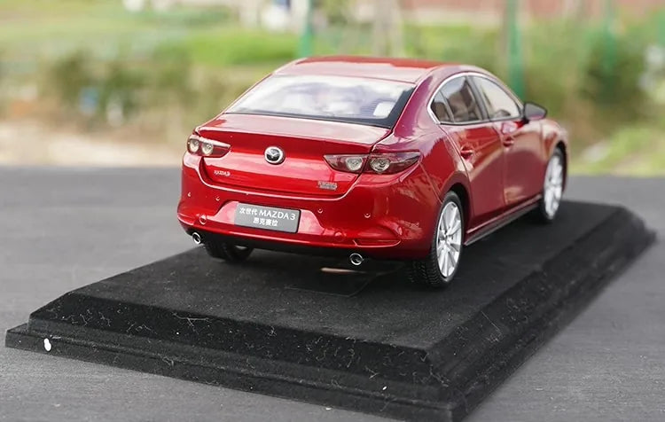 [OEM] 1:18 Mazda 2019 Mazda3 Red Model Car Die-Cast