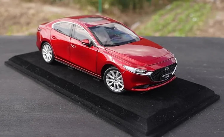 [OEM] 1:18 Mazda 2019 Mazda3 Red Model Car Die-Cast