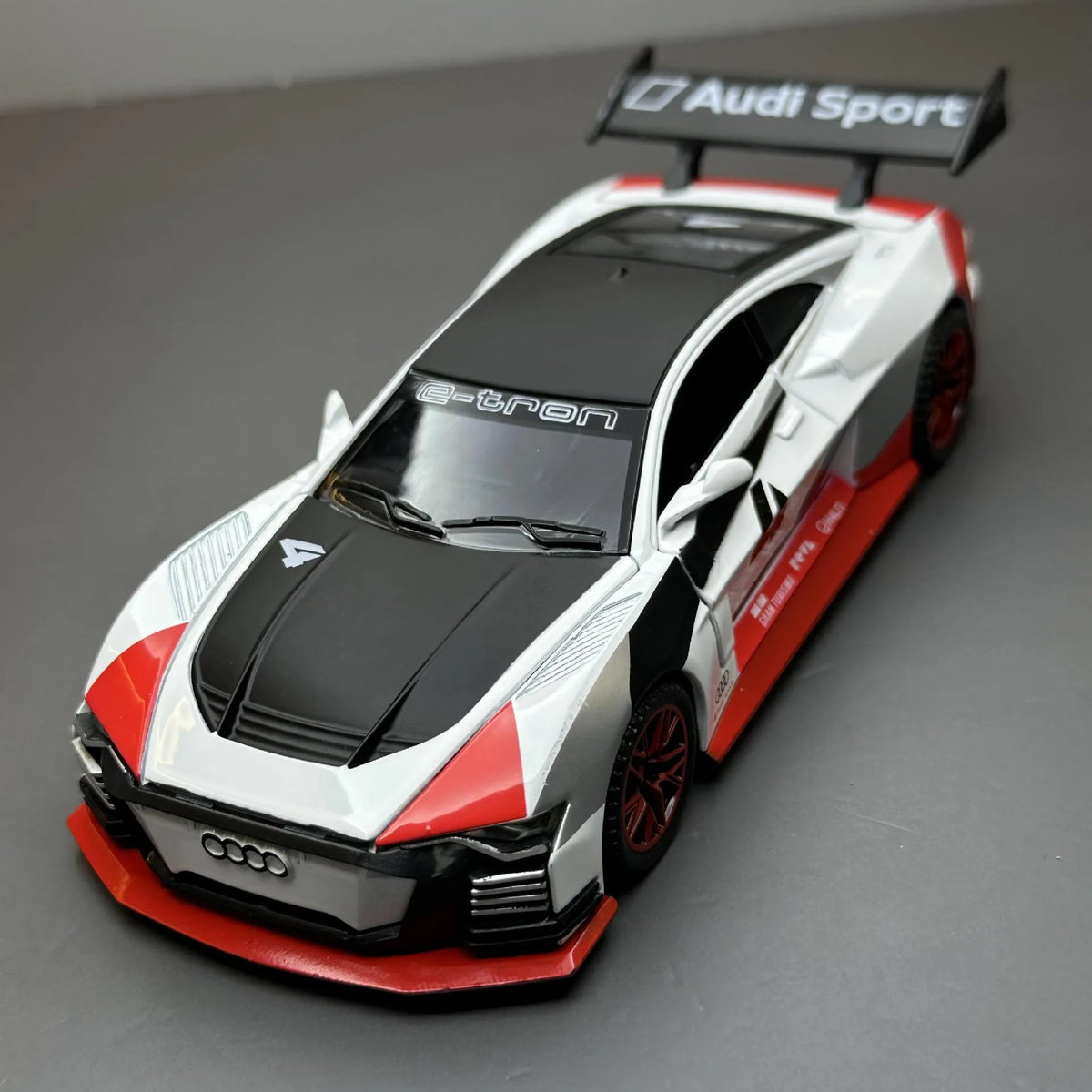 1:32 Audi 2018 E-Tron Vision GT Die Cast Model Car