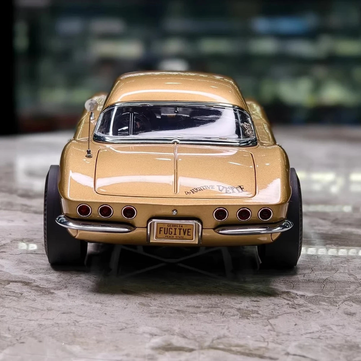 [ACME] 1:18 Chevrolet 1961 Corvette Gasser ゴールド モデルカー Die-Cast