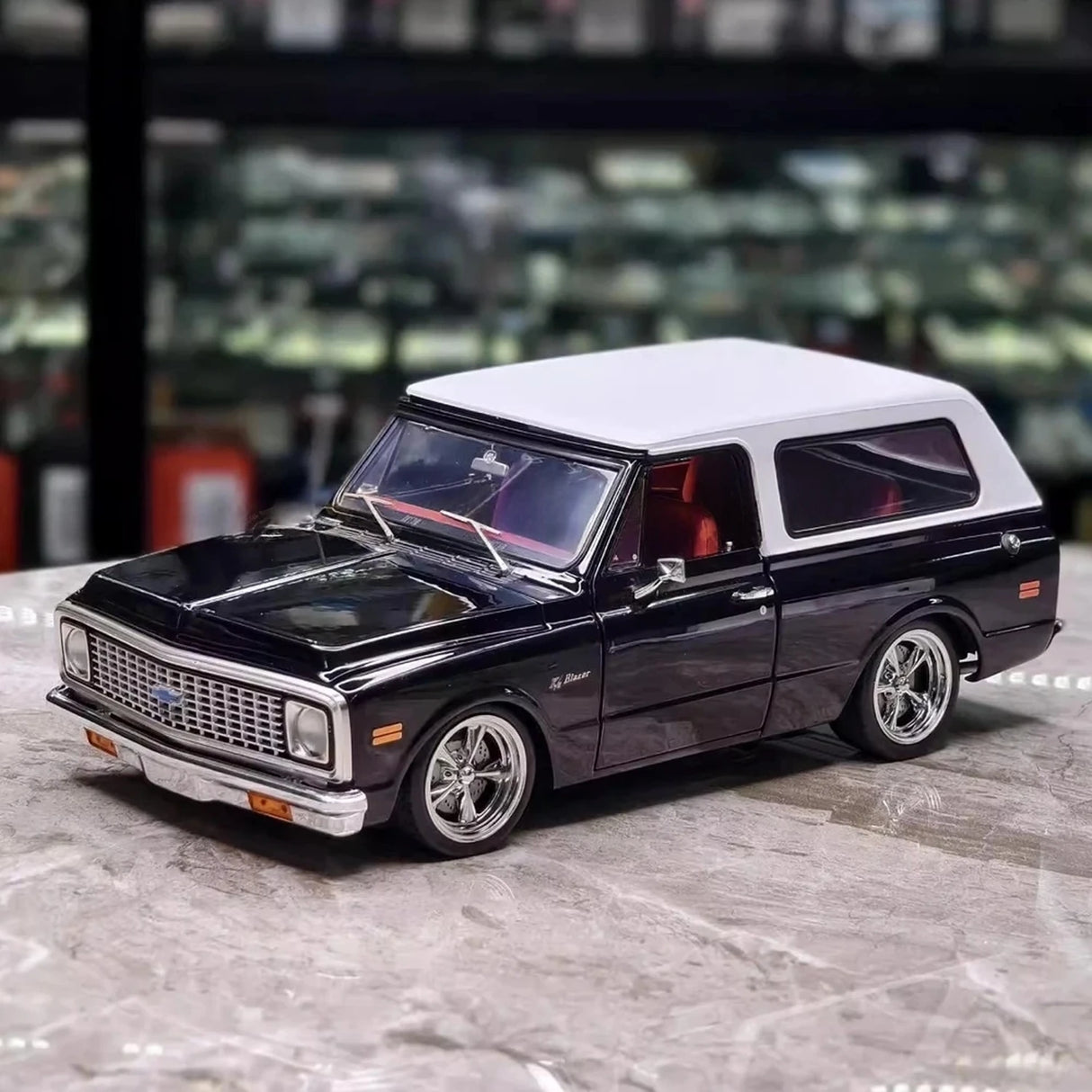 ACME Chevrolet 1972 Blazer Custom Black 1:18 – Keräilyesineitä valuvalumalleja