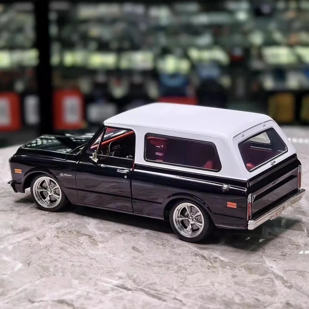 ACME Chevrolet 1972 Blazer Custom Black 1:18 – Keräilyesineitä valuvalumalleja