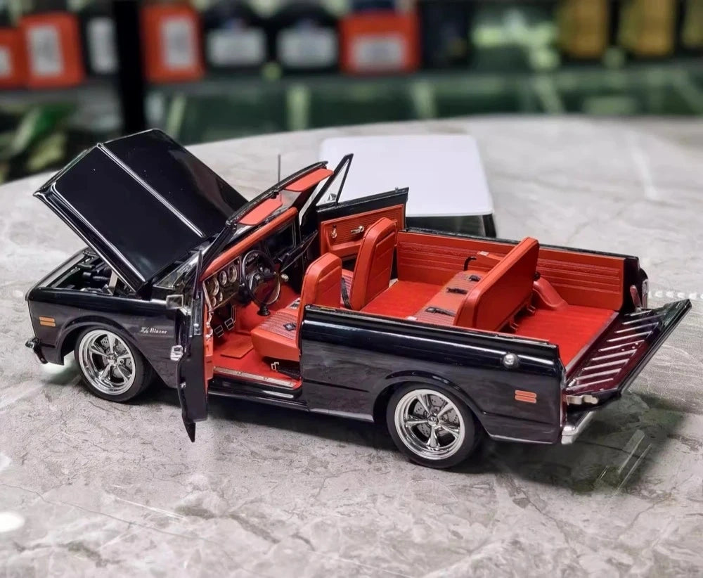 ACME Chevrolet 1972 Blazer Custom Black 1:18 – Keräilyesineitä valuvalumalleja